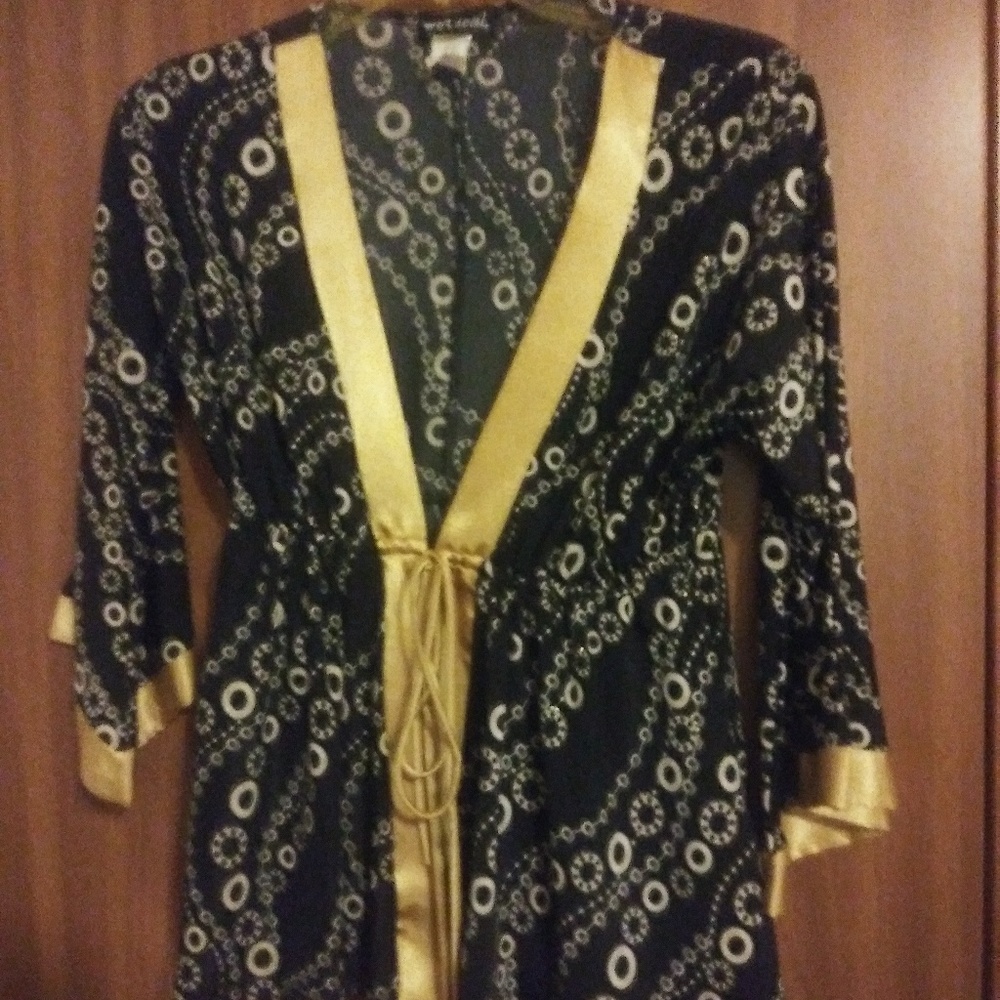 A black and gold tie shirt.
